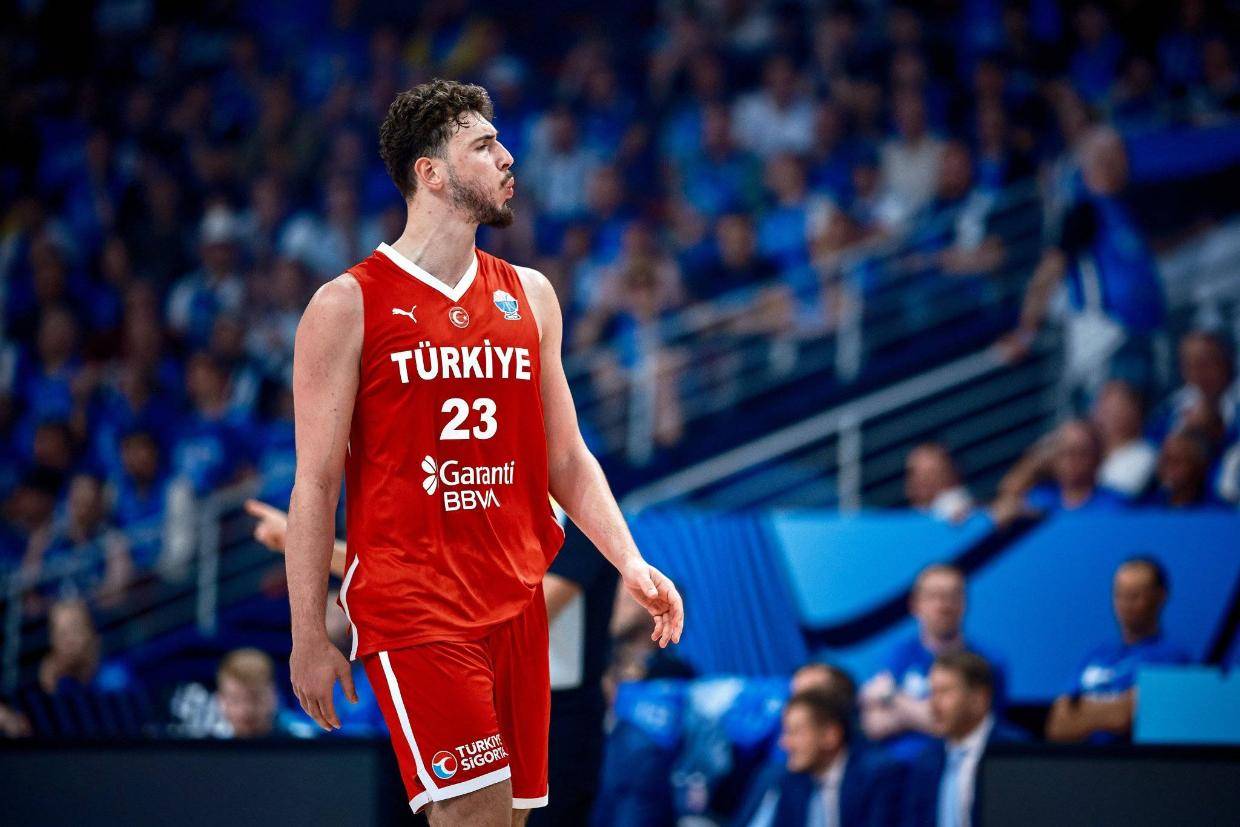 欧洲杯MVP投票：申京暂时领跑 约老师字母分列23